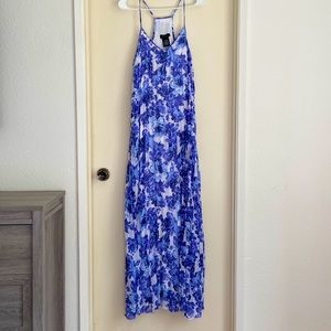 B. Darlin blue floral pleated maxi dress. Size 15/16 polyester from Macys